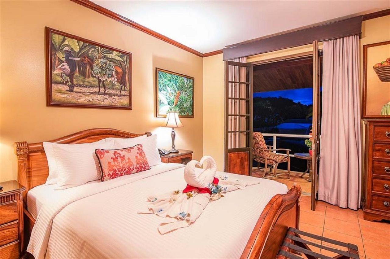 Hotel Casa Roland Golfito Resort Экстерьер фото